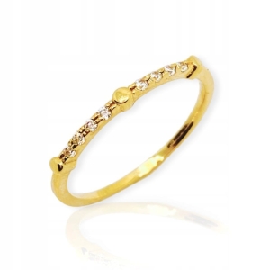 Złoty pierścionek z cyrkoniami 585